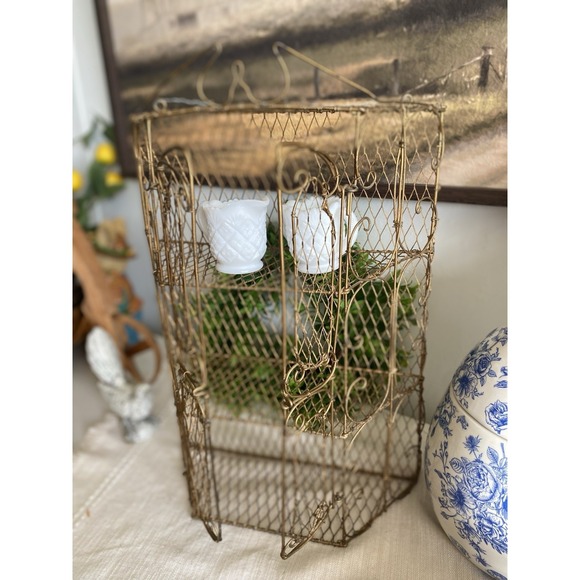 The Unbranded Brand Other - Metal Vintage Gold Color Miniature Twisted Wire Curio Shelf Approx.18 InchesTall